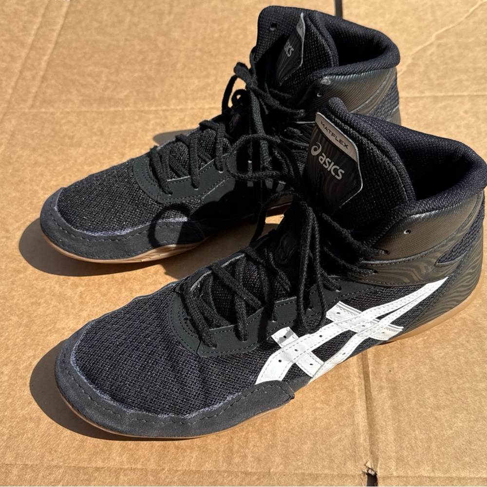 Asics Matflex 7 Men's Size 10 Black Wrestling Shoes (1081A051) used